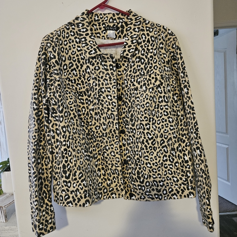 VENUS Animal Print Jacket in Black and Tan Sz XL $25